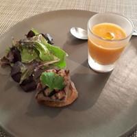 楽の蔵　レストランChez tomo. - アミューズはトマトのガスパチョと小さなパテドカンパーニュ。