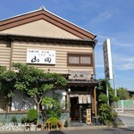 うなぎ割烹山田 - 道路側の入口