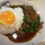 バーン・タム - カオ　パッガパオ