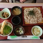和食レストランとんでん - 家内の、ミニ丼 北海道蕎麦です 880円税別です