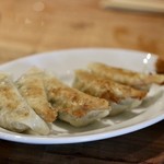 餃子とスパークリング バブルス - 焼き餃子