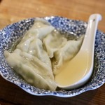 餃子とスパークリング バブルス - 水餃子