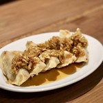 餃子とスパークリング バブルス - 揚げ餃子