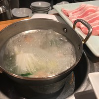 銀座しゃぶ通 - ぐつぐつ煮立っています