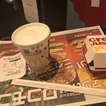 マクドナルド - 2018/07 スマホのマクドナルドの公式アプリ McDonald’s Japanのクーポンで、期間限定のマックシェイク×カルピス(R)  Sサイズ＋スパイシーチキンマックナゲット 5ピース 320円→300円