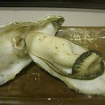刺身和食 旭屋 - 炙り牡蠣