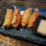 麺バルHACHIKIN - 鶏皮餃子 100円/1個