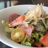 千羽鶴 - ◆最初に「海鮮サラダ」が出されます。