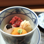 肉割烹 上 - 小丼：マルカワ・毛蟹・白海老・バフン雲丹