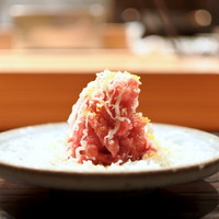 肉割烹 上 - エメンタールチーズと唐すみのタルタル