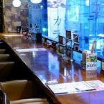 スコール - 内観・窓側のカウンター