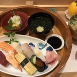 Yagura Zushi - 定番ランチ
                      鶴にぎり＝14００円