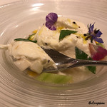 カーサ・デル・チーボ - ブラッティーナチーズと夏野菜の冷たいズッパ