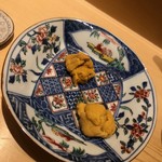 鮨 さいとう - 唐津の赤ウニと余市のムラサキウニ食べ比べ