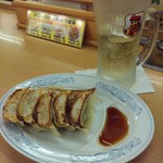 ジロー's テーブル - １００円餃子