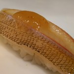 築地寿司清 - 鱚の梅肉のせ