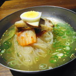 万両 - 冷麺・小（500円）