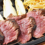 CAFE29 - 赤身でヘルシー、やわらかい、ハンガーステーキ