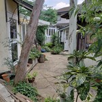 コメルコメル - テラスから見た通路