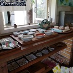 コメルコメル - お皿も売ってるよ