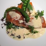 Bistro Caché - ヤシオマスのポワレ ブールブランソース