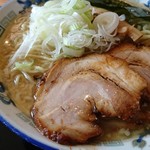 中華蕎麦 春馬 - いつもの朝ラーセット(小)650円ご飯半分+九条ネギトッピング