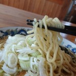 中華蕎麦 春馬 - 麺上げ⤴️