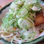 中華蕎麦 春馬 - 俺流チャーシュー丼でーす☺️