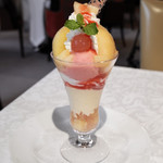 資生堂パーラー - 和歌山県 酒井農園産 あらかわの桃のパフェ