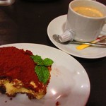 ジュイップ - デザートセット300円。この日はティラミス