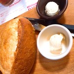 オールド･スパゲティ･ファクトリー - パンに付いてくるバターが美味し