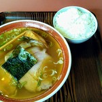 日本亭 - ラーメンと小ライス