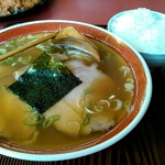 日本亭 - ラーメンと小ライス