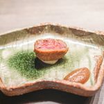 USHIGORO S. - 生牛メンチカツ、 オニオンソース添え