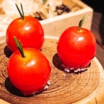 sincere - トマトのキャラメリゼは、
      バカール時代から人気のアミューズ(^_-)