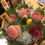 寿司居酒屋 番屋 - 本マグロの五種盛り合わせ♪かまとろ、脳天、中トロ、頰肉、赤身