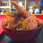 玉龍飯店 - 手前がホタテフライです