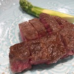肉屋 雪月花 NAGOYA - サーロインステーキとアスパラ
