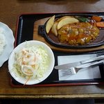 お食事処 たくみ - チーズハンバーグ定食（７５０円）