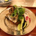 蓬左茶寮 - 姉川産小鮎　塩焼き　水茄子とパクチーサラダ、紅芯大根、うるか添え
