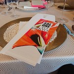 SALONE TOKYO - テーブルには封筒＆メニュー