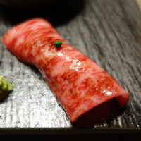 USHIGORO S. GINZA - リブ芯と赤酢シャリのタレ握り