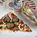 キャプテンフックス・ギャレー - ピッツァ・スモールワールド（アジア）