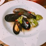 サンパチキッチン - ムール貝の白ワイン蒸し