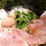 麺屋 ねむ瑠 - 赤鶏と蛤の淡麗具だくさん特製