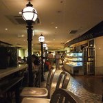 CAFE de METRO Echika表参道