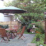 花鐘亭 はなや - 庭で　【　２０１１年７月　】