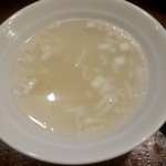 立川マシマシ - 付属のおそらくウェイパーと思われるスープ。
