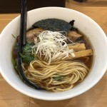 らーめん工房 麺作 - ストレート平打ち中細麺
