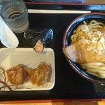 Hamashin Udon - かけ冷やし(並)、きつね、鶏から、おにぎり